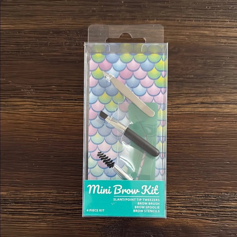 Mini Brow Kit 4 Piece Set NEW